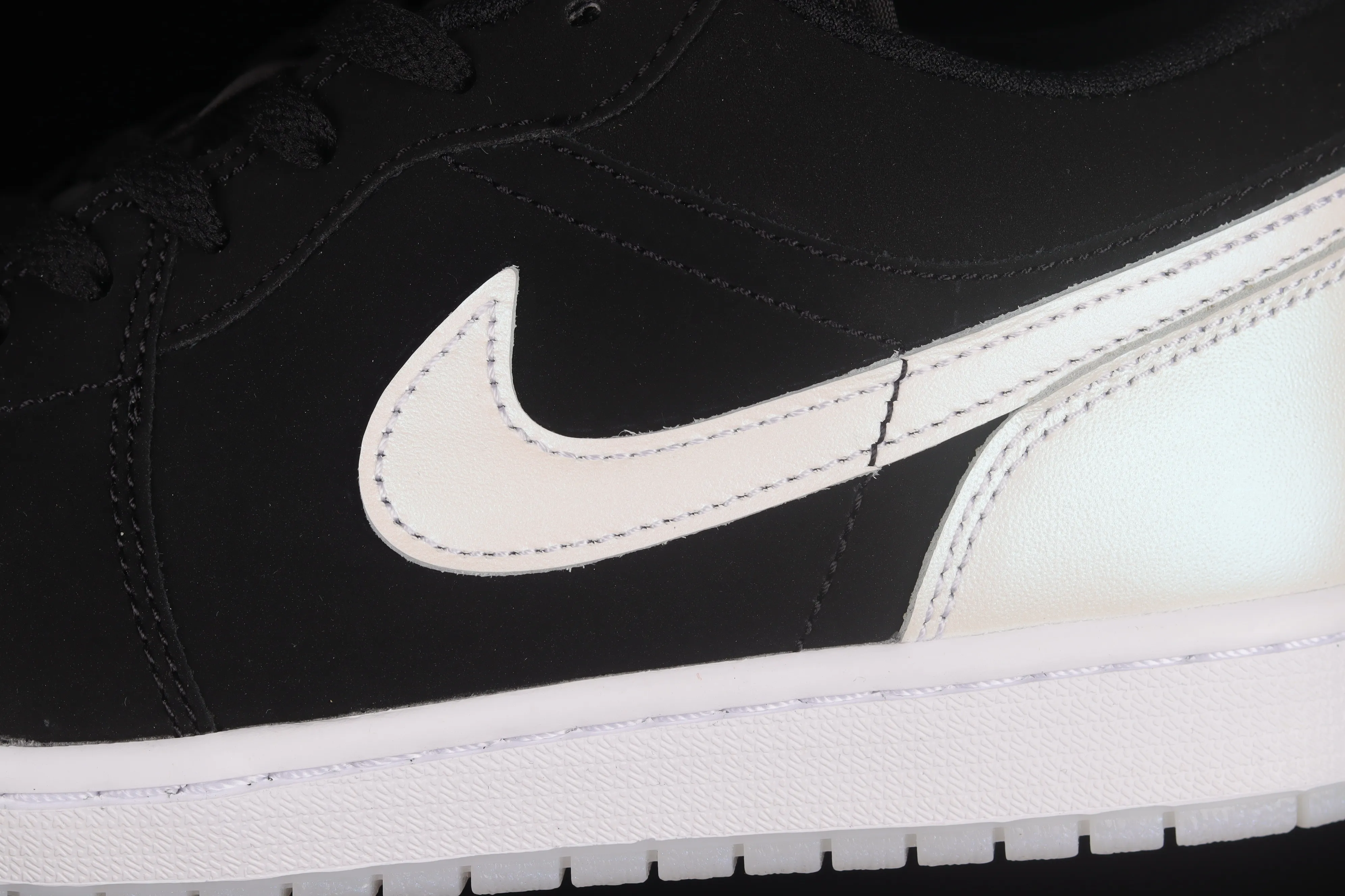 All categories Air Jordan Jordan series basketball shoes Air Jordan 1 Low G version pure original Air Jordan 1 AJ1 Joe 1 black and white laser low-top retro cultural basketball shoes DH6931-001